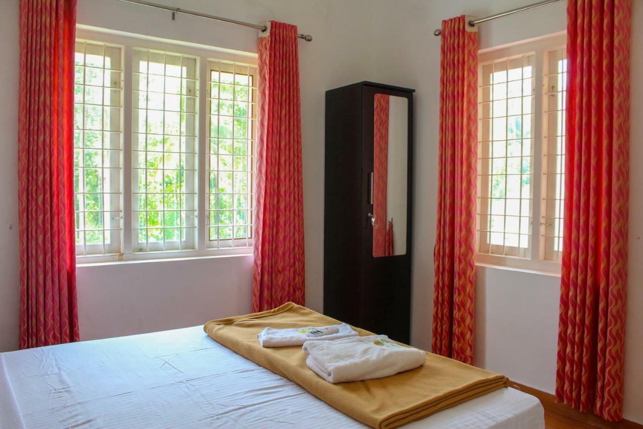 Magic Land Resorts Athirapally Irinjalakuda Exterior photo